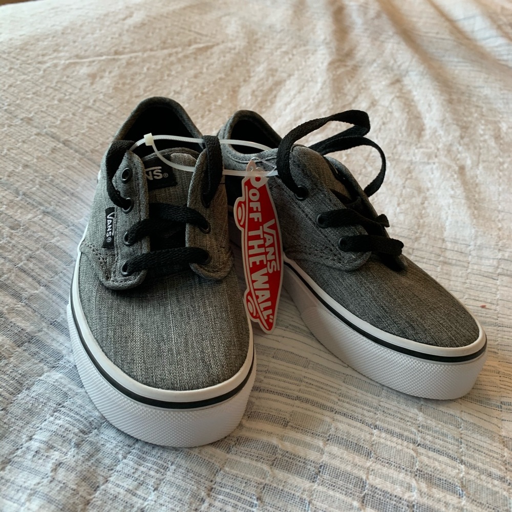 Boy’s 13 charcoal grey Vans lace up new with tags!